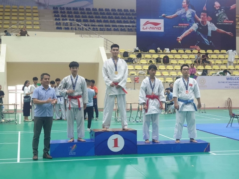 Chúc mừng Học sinh  Bùi Vũ Nhật Minh lớp 12A1 đã xuất sắc đạt giải võ thuật
